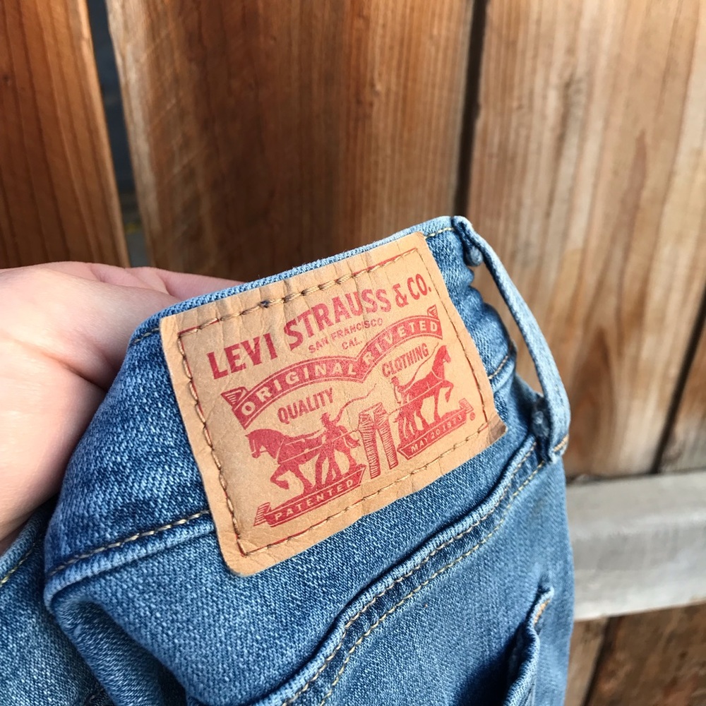 Levi’s mid rise skinny size 6